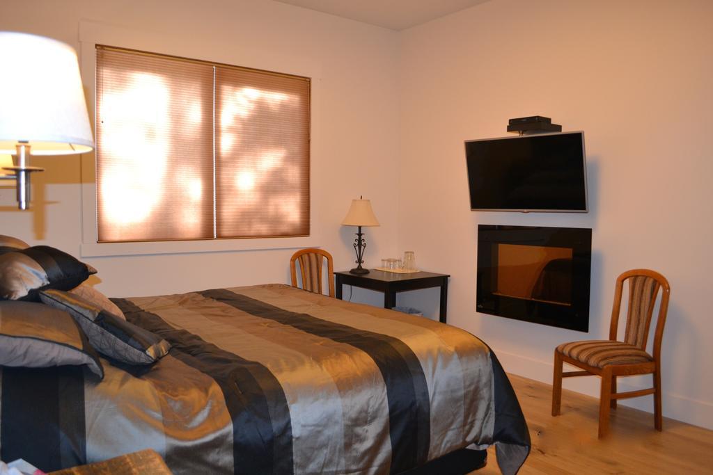 Radium Elk Park B & B Radium Hot Springs Room photo