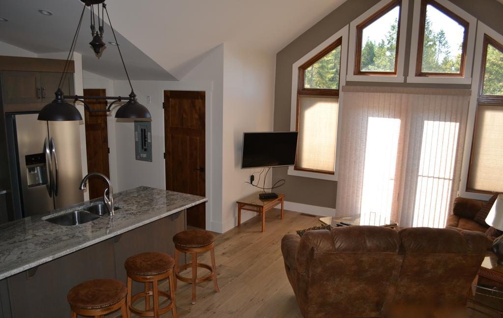 Radium Elk Park B & B Radium Hot Springs Room photo